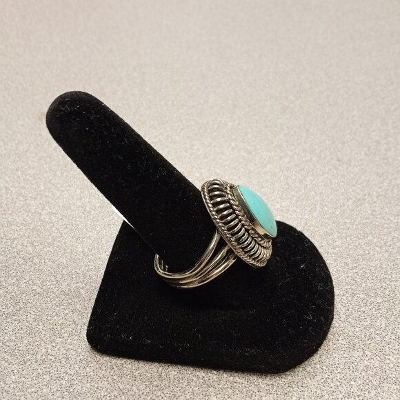 Navajo Handmade Kingman Turquoise Sterling Silver Ring - Picture 3 of 6